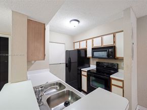 2871 N Oakland Forest Dr 210, Oakland Park FL 33309