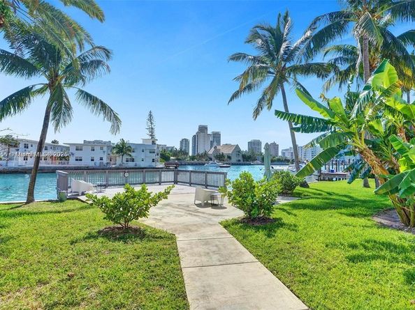6911 Bay Dr 3, Miami Beach FL 33141