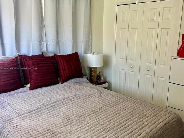 855 W 29th St 11, Hialeah FL 33012
