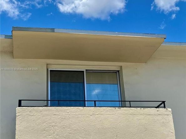 855 W 29th St 11, Hialeah FL 33012