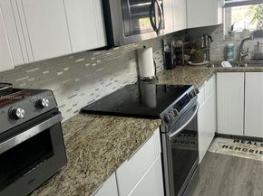 1250 SW 113th Ter 102, Pembroke Pines FL 33025