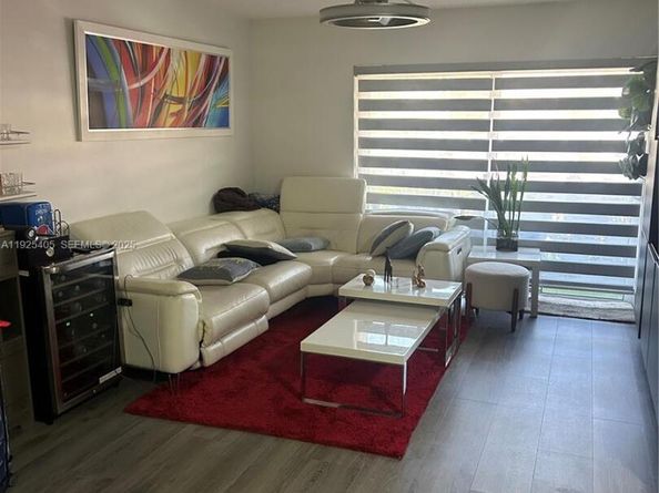 1250 SW 113th Ter 102, Pembroke Pines FL 33025