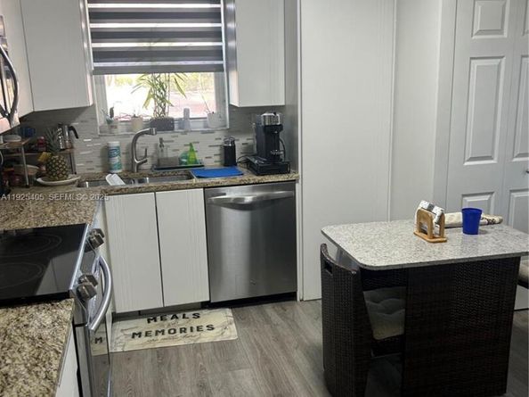 1250 SW 113th Ter 102, Pembroke Pines FL 33025