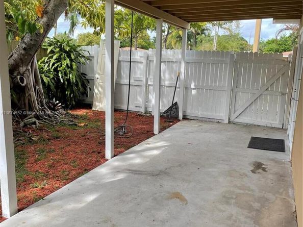 1625 NW 9th Ave, Fort Lauderdale FL 33311