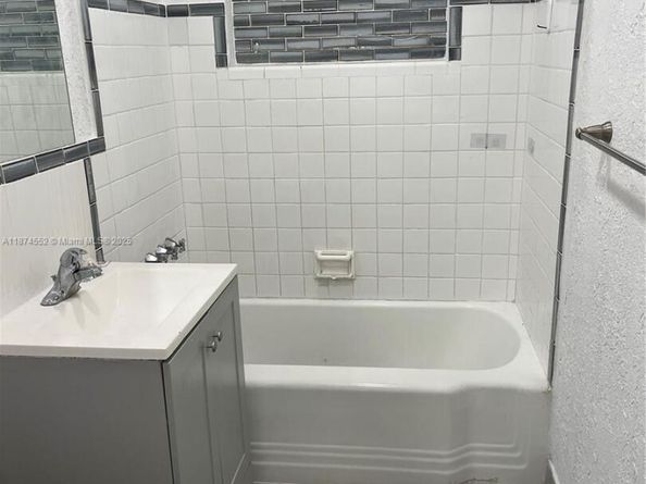 1625 NW 9th Ave, Fort Lauderdale FL 33311