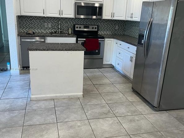 1625 NW 9th Ave, Fort Lauderdale FL 33311