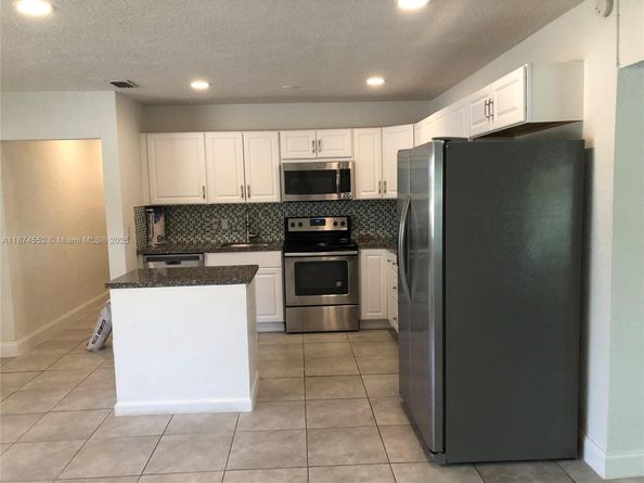 1625 NW 9th Ave, Fort Lauderdale FL 33311