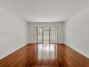 380 Fairway Cir 46, Weston FL 33326
