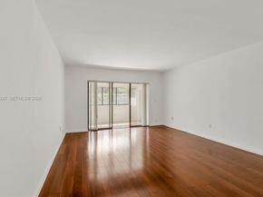 380 Fairway Cir 46, Weston FL 33326