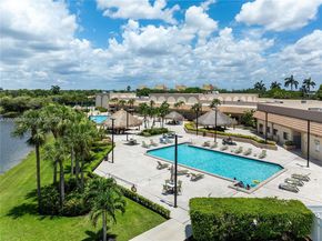 380 Fairway Cir 46, Weston FL 33326