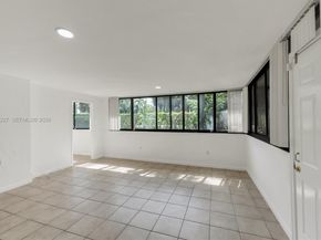380 Fairway Cir 46, Weston FL 33326