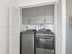 380 Fairway Cir 46, Weston FL 33326