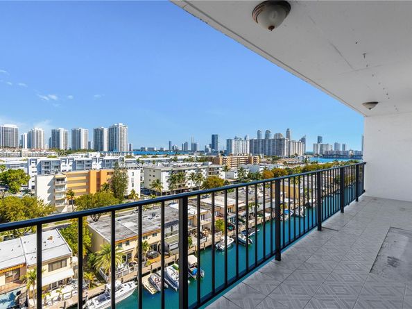 3545 NE 166th St 1004, North Miami Beach FL 33160