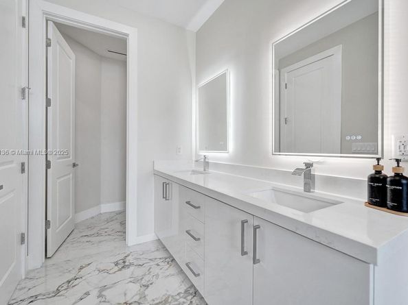 1101 NE 16th Ter 1, Fort Lauderdale FL 33304