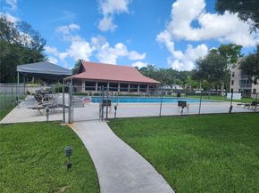 1900 Sabal Palm Dr 305, Davie FL 33324