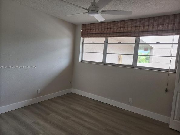 1900 Sabal Palm Dr 305, Davie FL 33324