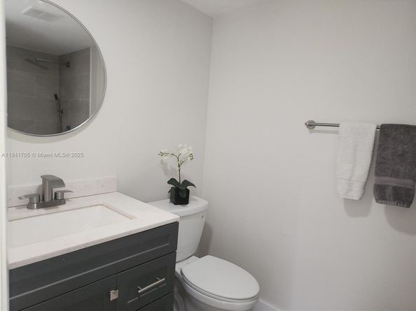1900 Sabal Palm Dr 305, Davie FL 33324