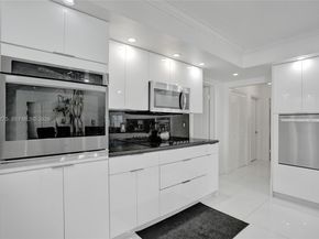 4100 Bayview Dr, Fort Lauderdale FL 33308