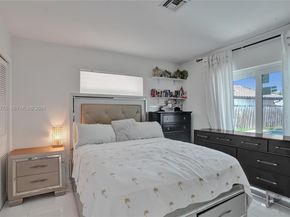 4100 Bayview Dr, Fort Lauderdale FL 33308