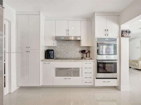 11230 SW 69th Ct, Pinecrest FL 33156