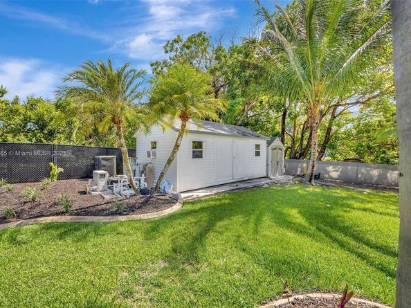 11230 SW 69th Ct, Pinecrest FL 33156