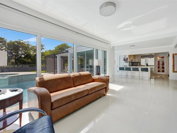 11230 SW 69th Ct, Pinecrest FL 33156