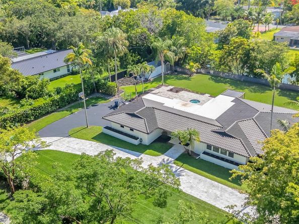 11230 SW 69th Ct, Pinecrest FL 33156