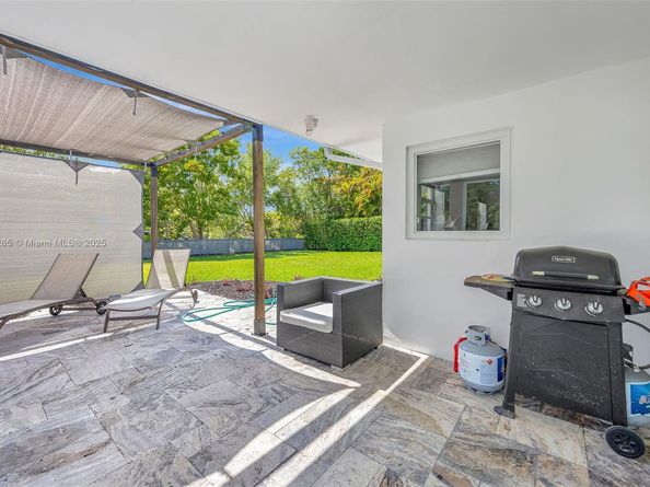 11230 SW 69th Ct, Pinecrest FL 33156