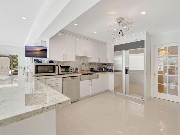 11230 SW 69th Ct, Pinecrest FL 33156