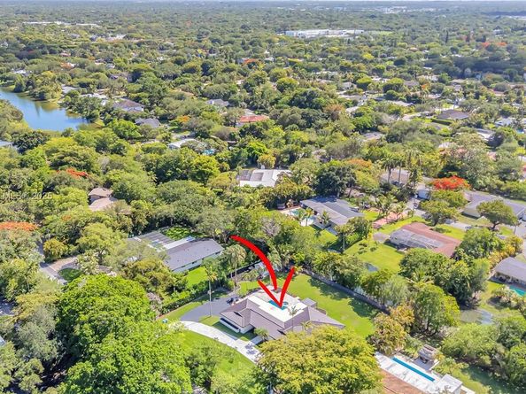 11230 SW 69th Ct, Pinecrest FL 33156