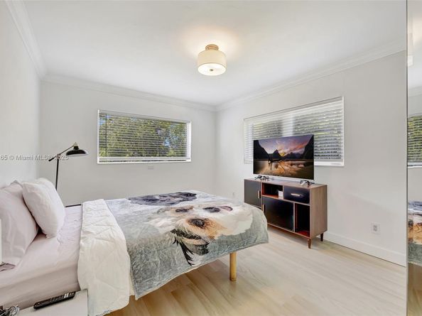 11230 SW 69th Ct, Pinecrest FL 33156