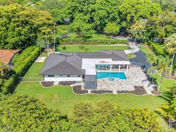 11230 SW 69th Ct, Pinecrest FL 33156