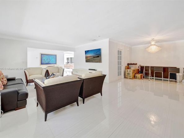 11230 SW 69th Ct, Pinecrest FL 33156