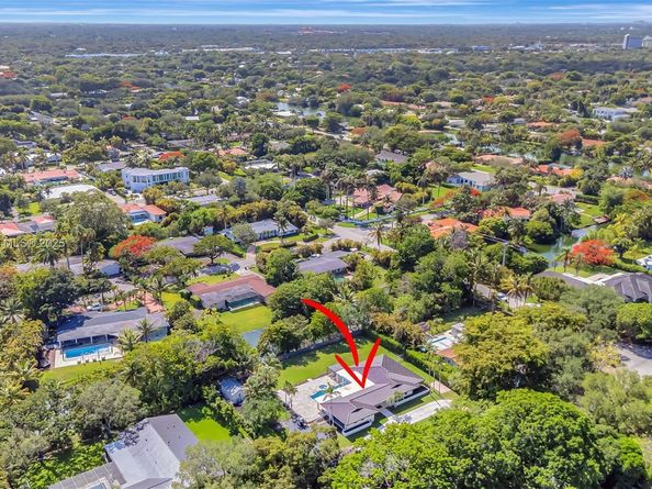 11230 SW 69th Ct, Pinecrest FL 33156