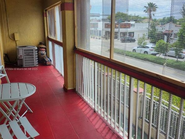 1699 SW 7th St  203, Miami FL 33135