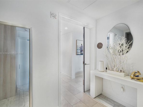 650 NE 32nd St 2101, Miami FL 33137