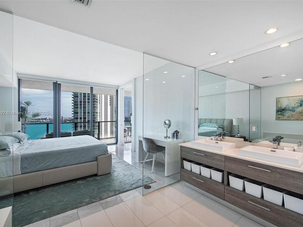 650 NE 32nd St 2101, Miami FL 33137