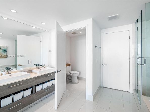 650 NE 32nd St 2101, Miami FL 33137
