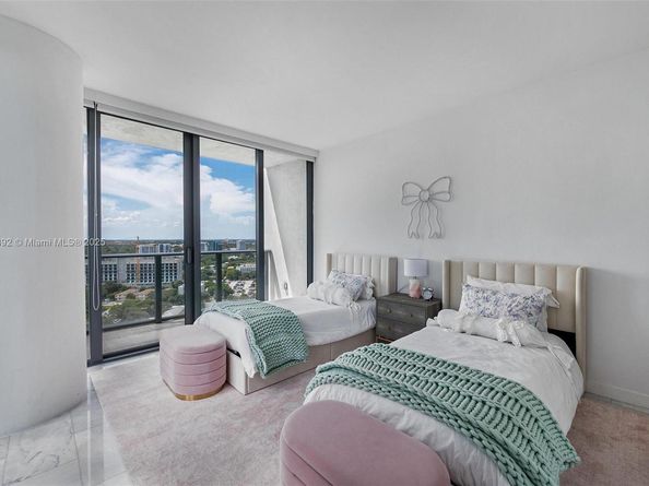 650 NE 32nd St 2101, Miami FL 33137