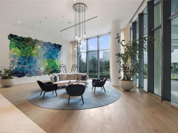 650 NE 32nd St 2101, Miami FL 33137