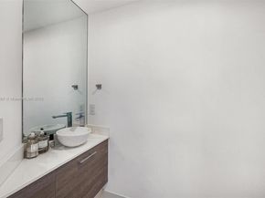 650 NE 32nd St 2101, Miami FL 33137