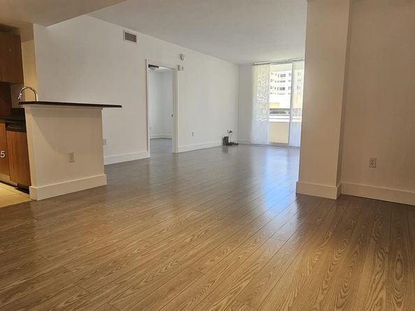 2775 NE 187th St 424, Aventura FL 33180