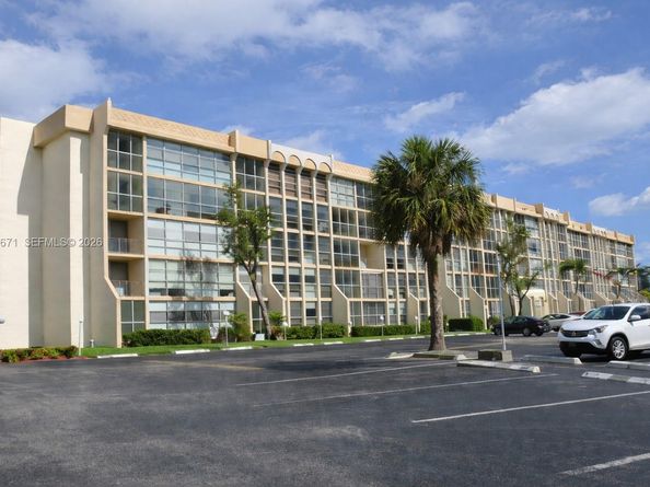 501 Three Islands Blvd 112, Hallandale Beach FL 33009