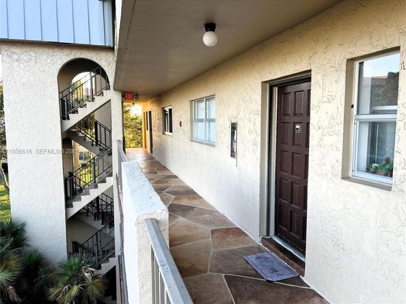 6301 N Falls Cir Dr 313, Lauderhill FL 33319