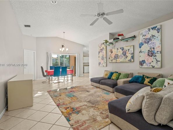 112 Caribe Ct, Green Acres FL 33413