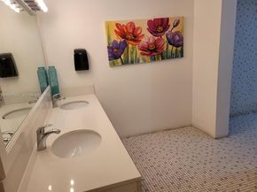 401 Golden Isles Dr 1114, Hallandale Beach FL 33009