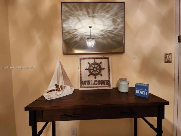 401 Golden Isles Dr 1114, Hallandale Beach FL 33009