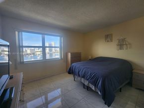401 Golden Isles Dr 1114, Hallandale Beach FL 33009
