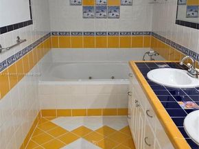 1245 Coral Ln, Hollywood FL 33019