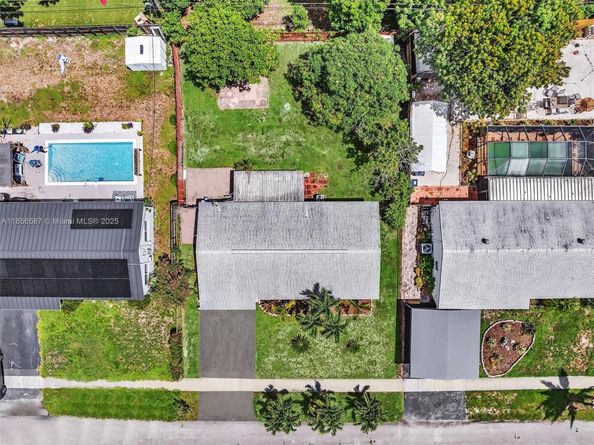 7011 Scott St, Hollywood FL 33024